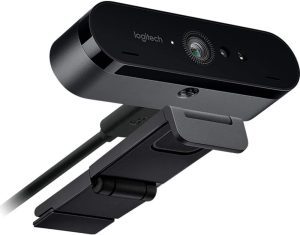 960-001105 es el número de referencia de la cámara web Logitech BRIO Ultra HD 4K. Esta cámara web cuenta con tecnologías innovadoras como RightLight™ 3 y HDR (rango dinámico alto) que se ajustan automáticamente para ofrecer una imagen de calidad. La cámara web Logitech BRIO 4K mantiene una alta frecuencia de cuadro con cualquier tipo de luz, al ritmo de la difusión de gaming y sin retardos. Con streaming Full HD 1080p a hasta 60 fotogramas por segundo se obtiene vídeo fluido que sigue cada movimiento. La cámara web Logitech BRIO funciona con otras aplicaciones de llamadas comunes como BlueJeans, Cisco WebexTM, Google Meet™, GoToMeeting® y otras.